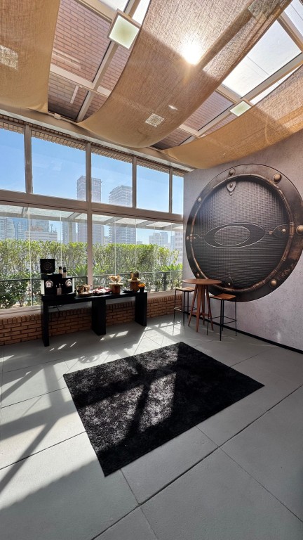 Showroom Oakley: projeto realizado para a Essilor — 2